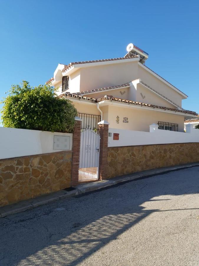Villa - Zeezicht, Zwembad Нерха Екстериор снимка